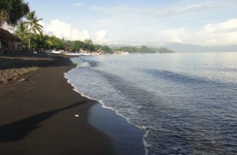 Обзор пляжа Ловина на Бали