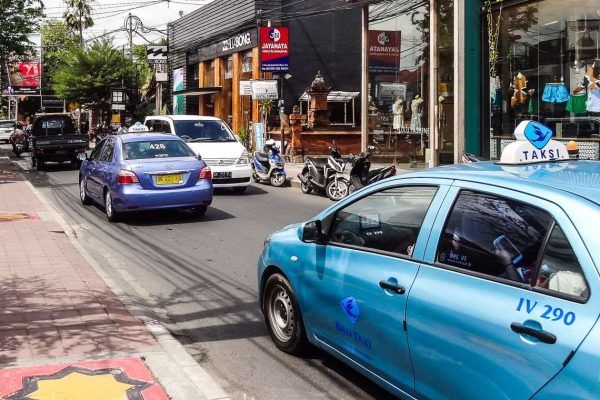 Такси для тех, кому нужно добраться до пляжа Семиньяк